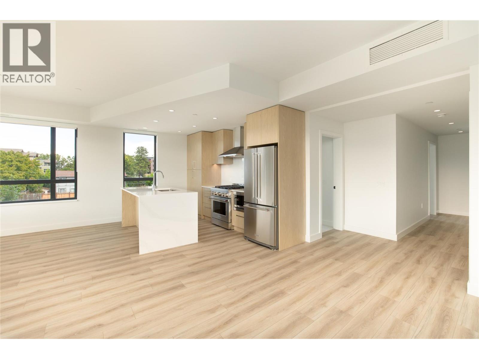 3051 Abbott Street Unit# 216 Kelowna Photo 5