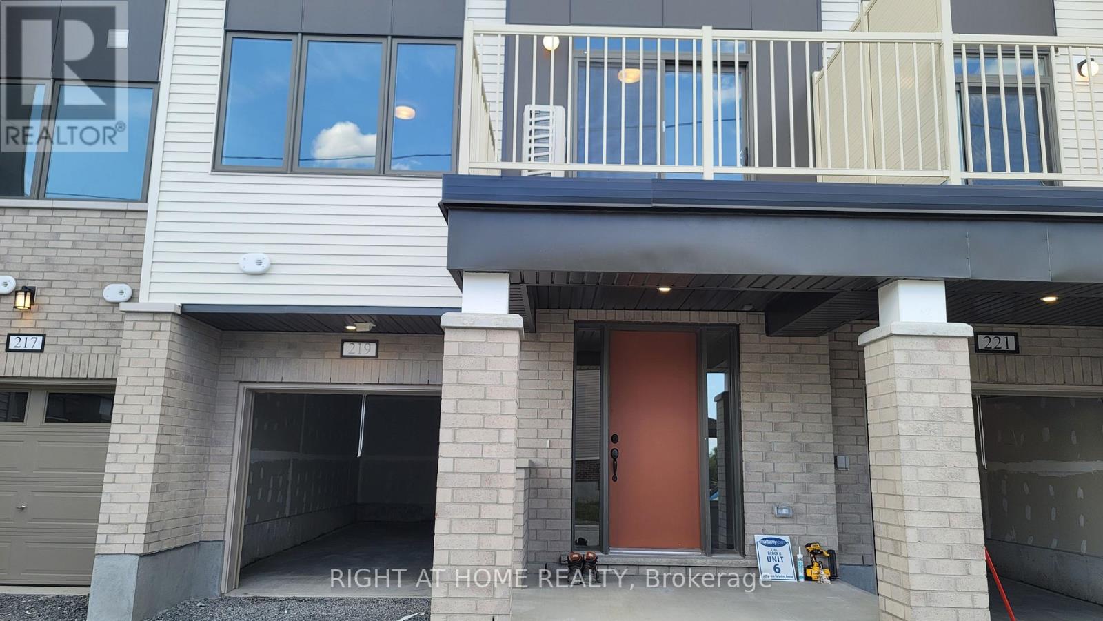 219 Darjeeling Avenue, Ottawa, Ontario  K2J 7C8 - Photo 1 - X13772278