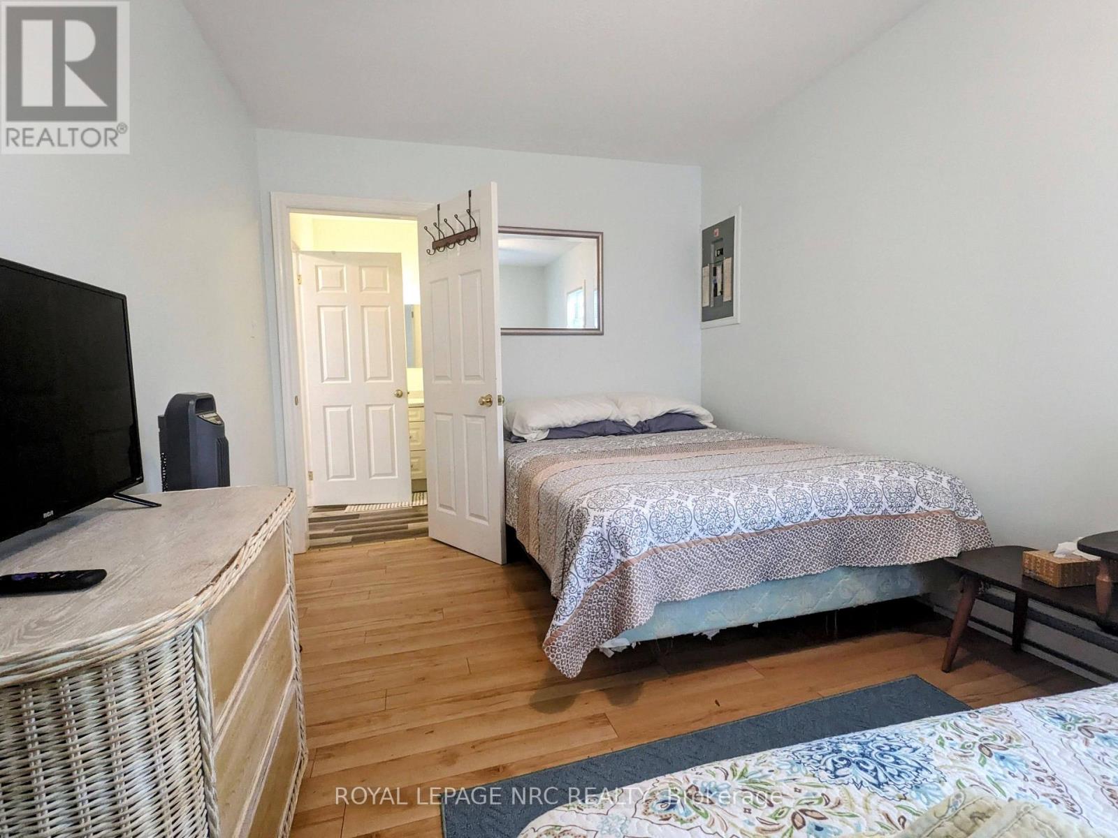 B - 370 Beechwood Avenue, Fort Erie (Crystal Beach), Ontario  L0S 1B0 - Photo 10 - X13772488