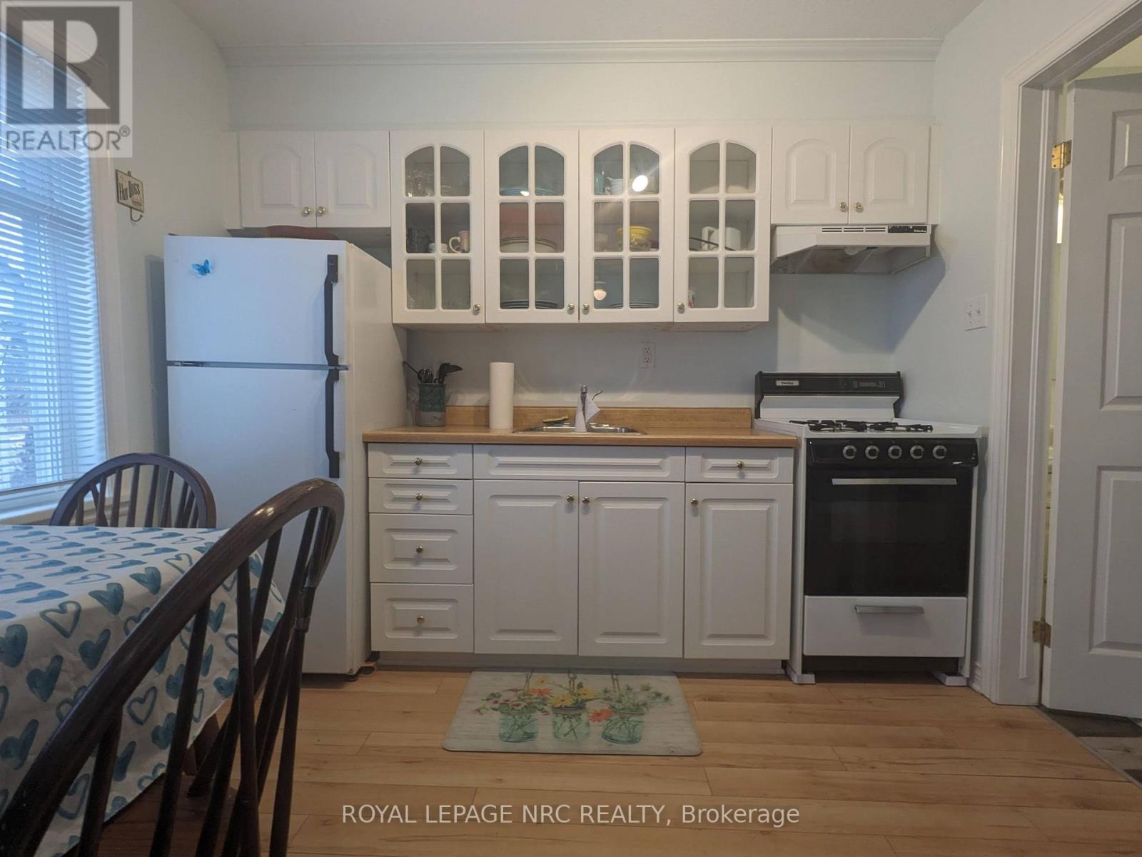 B - 370 Beechwood Avenue, Fort Erie (Crystal Beach), Ontario  L0S 1B0 - Photo 6 - X13772488