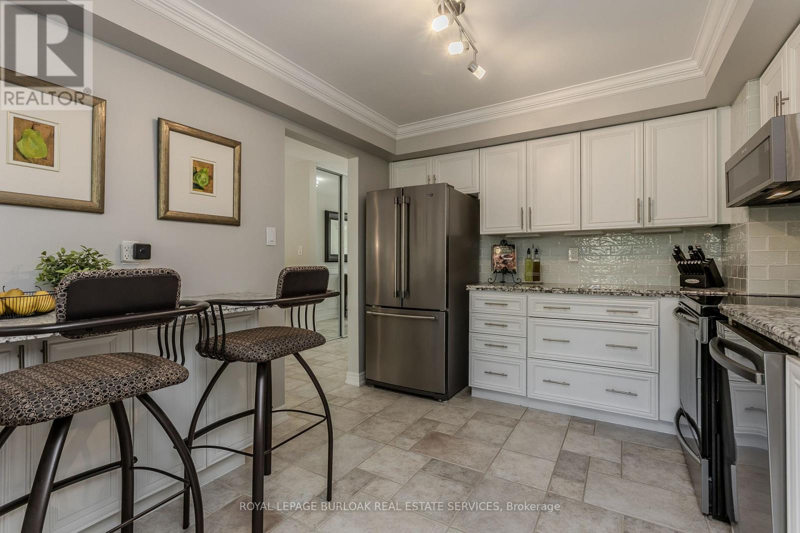 9 - 5411 Lakeshore Road, Burlington, Ontario  L7L 1E1 - Photo 8 - W13566564