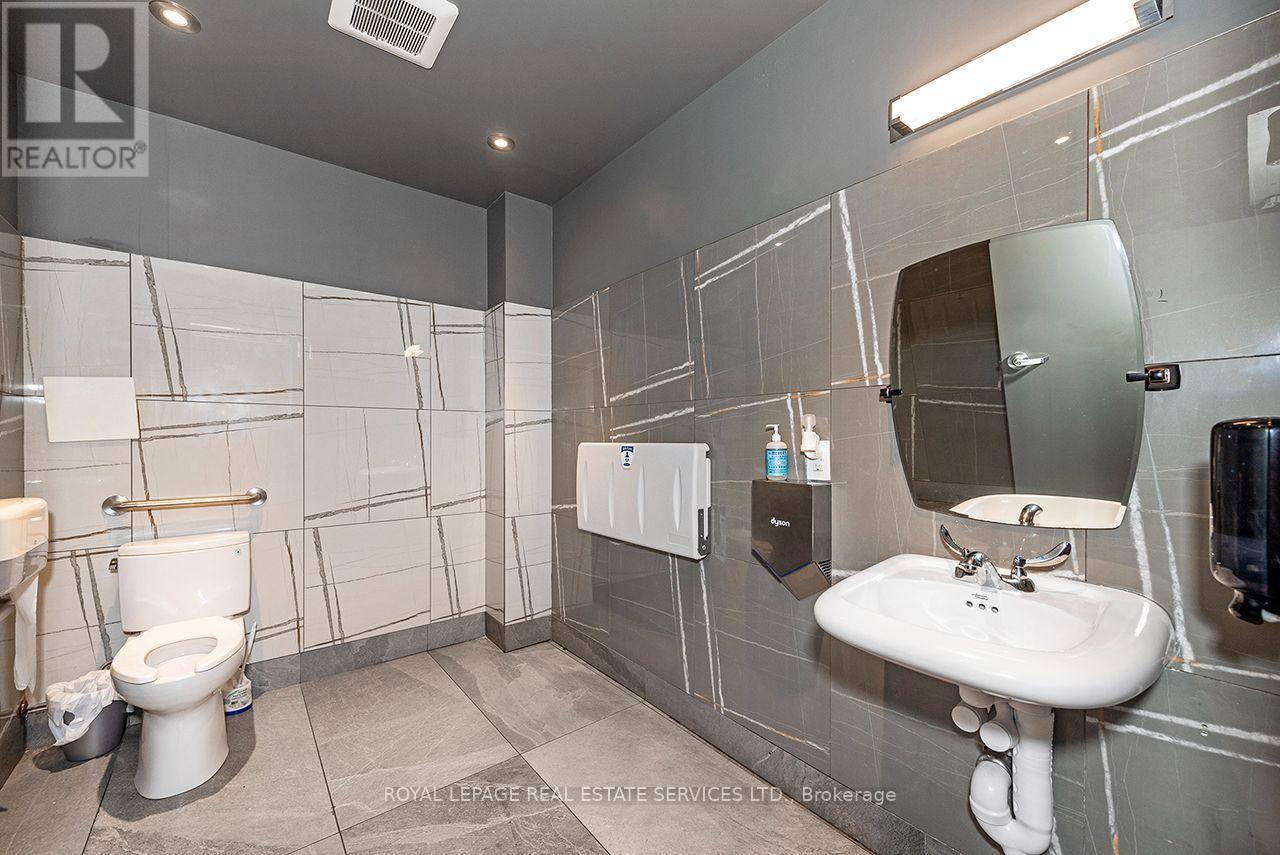 1b - 430 Iroquois Shore Road, Oakville, Ontario L6H 0X7 - Photo 45 - W13675096
