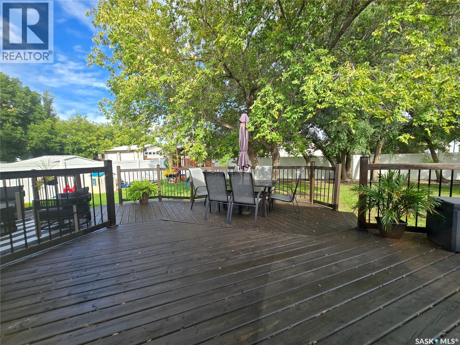 1205 Douglas Road, Weyburn, Saskatchewan  S4H 2P9 - Photo 34 - SK047176