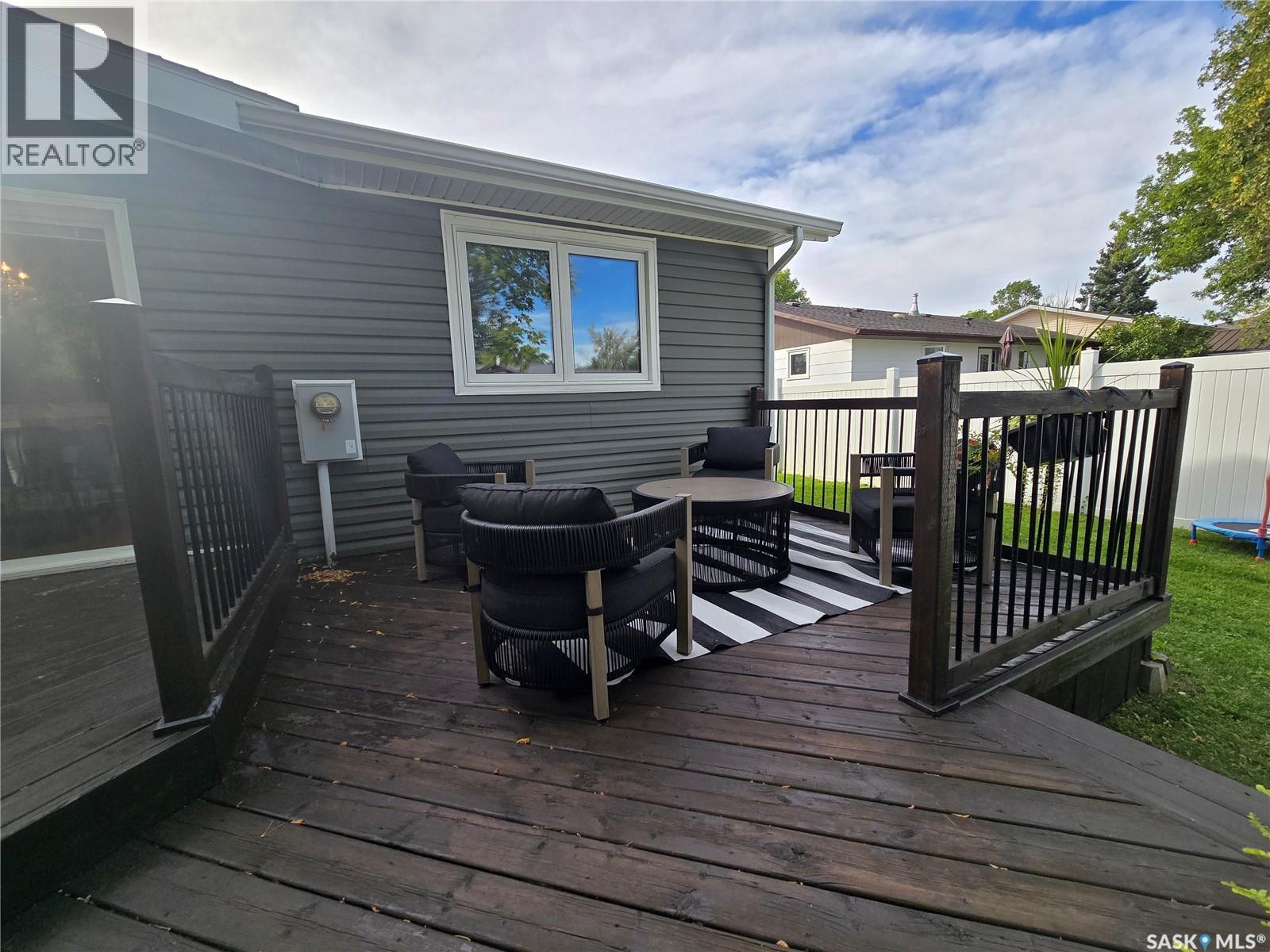 1205 Douglas Road, Weyburn, Saskatchewan  S4H 2P9 - Photo 37 - SK047176
