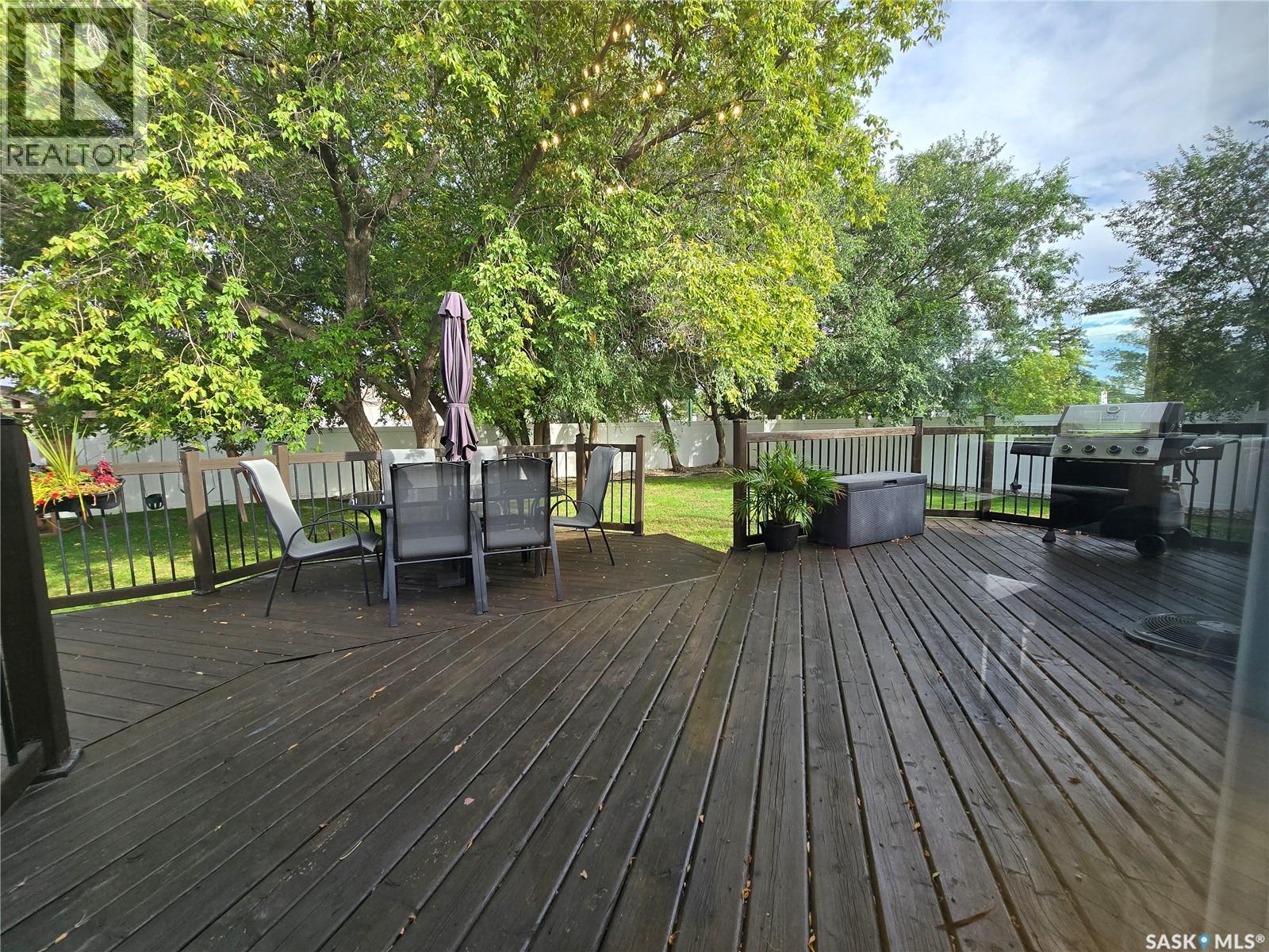 1205 Douglas Road, Weyburn, Saskatchewan  S4H 2P9 - Photo 33 - SK047176