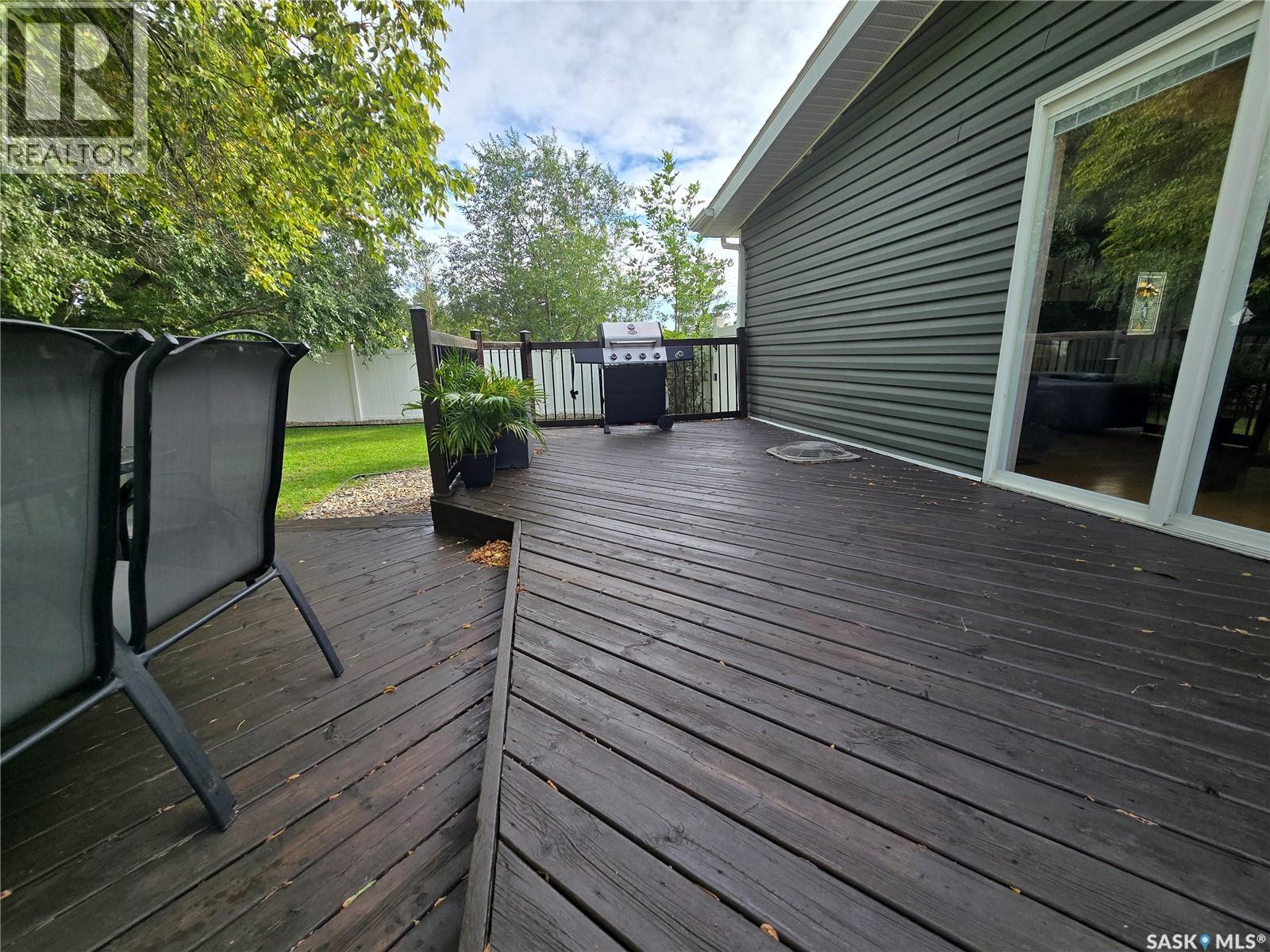 1205 Douglas Road, Weyburn, Saskatchewan  S4H 2P9 - Photo 36 - SK047176