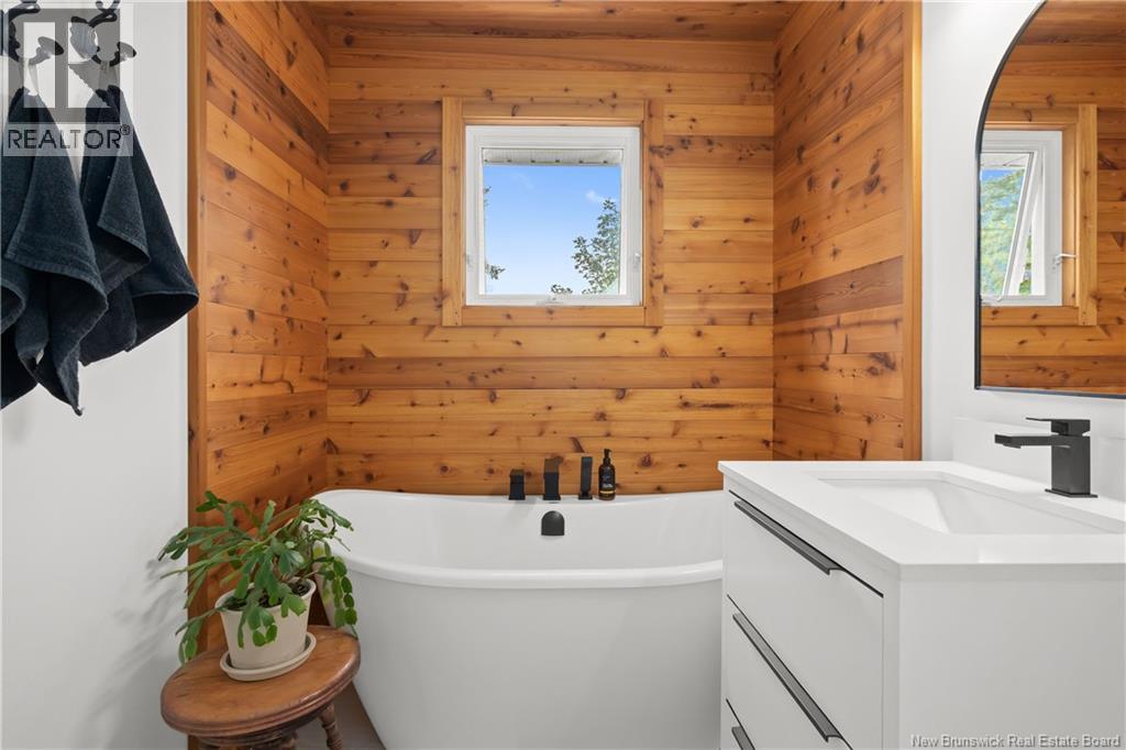 2545 Acadie Road photo 33