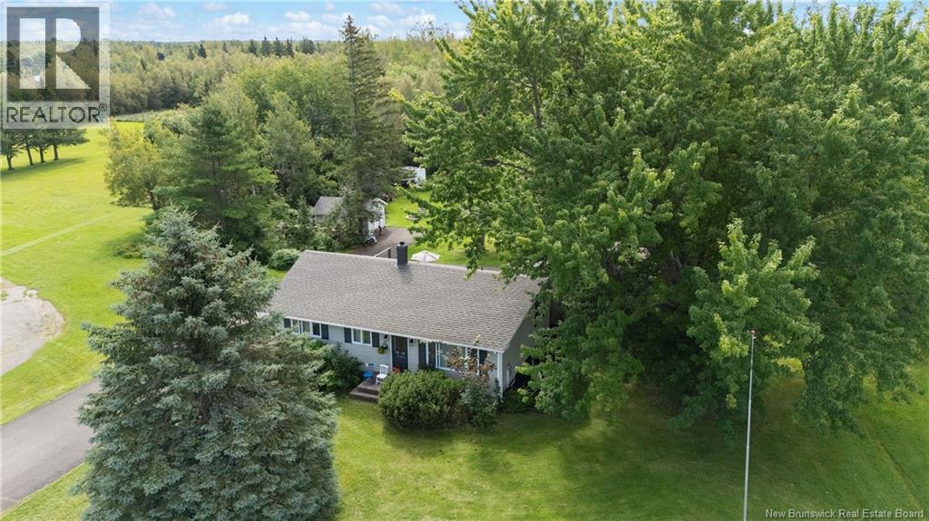 2545 Acadie Road photo 8
