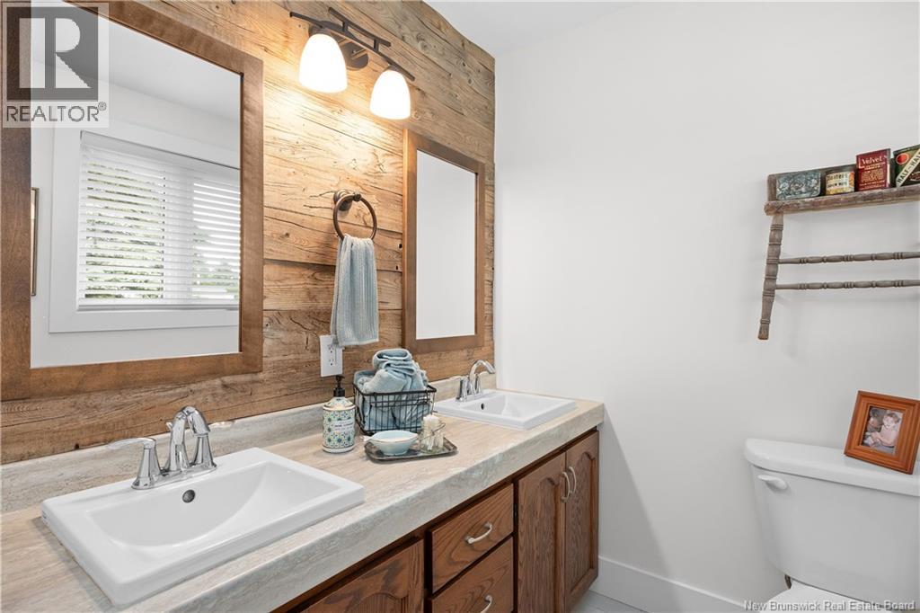 2545 Acadie Road photo 25