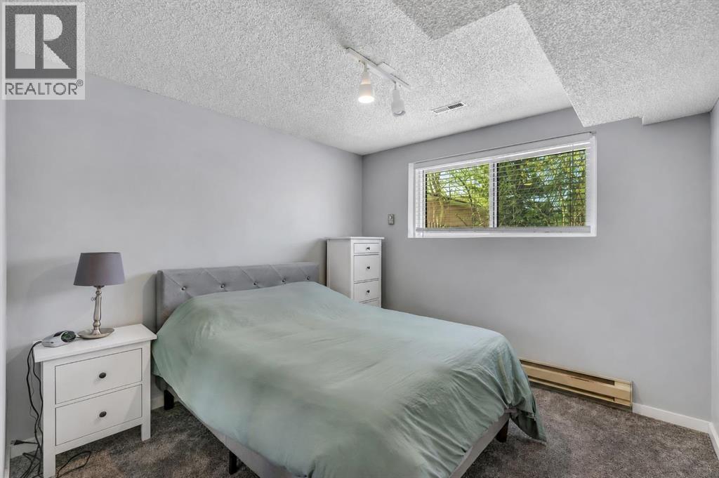 12 Oakvale Place Sw, Calgary, Alberta  T2V 1H4 - Photo 30 - A2337271