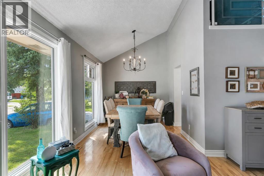 12 Oakvale Place Sw, Calgary, Alberta  T2V 1H4 - Photo 7 - A2337271