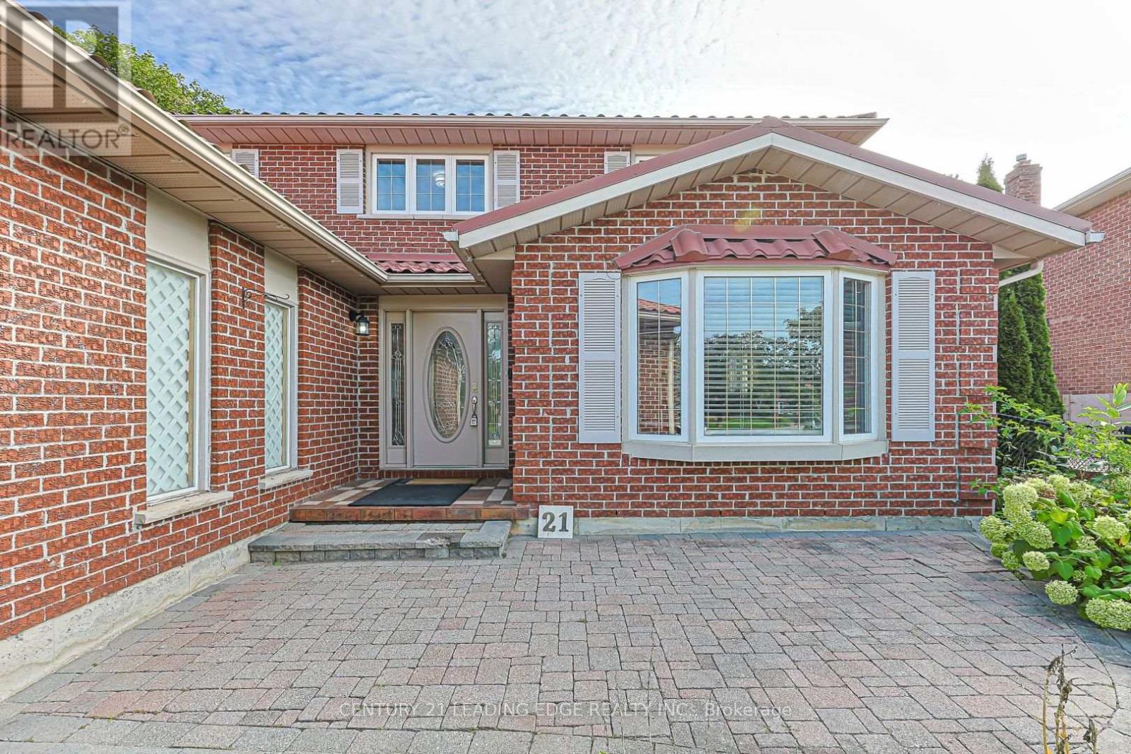 21 Mcquaid Court, East Gwillimbury, Ontario  L9N 1E8 - Photo 3 - N13772396