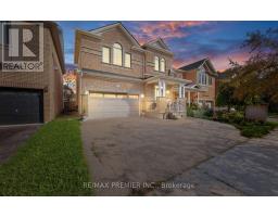 54 BLAYDON LANE, Aurora, Ontario
