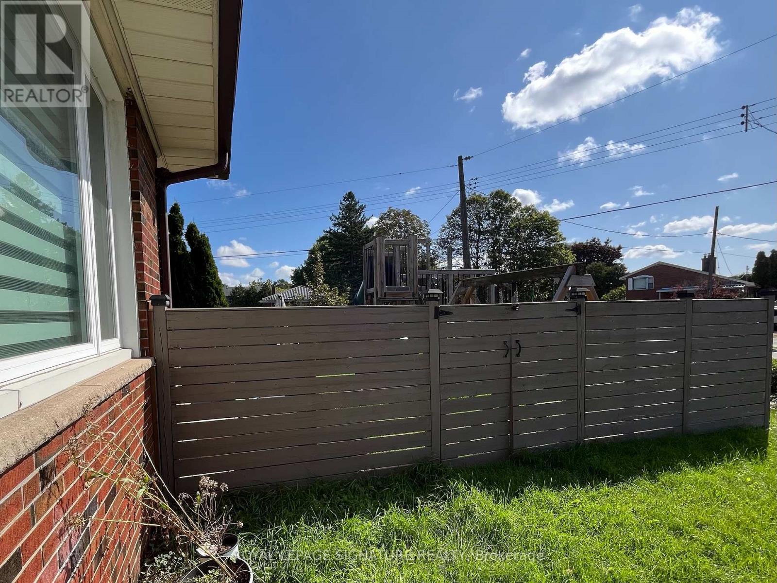 A - 38 Wishing Well Drive, Toronto, Ontario  M1T 1J1 - Photo 26 - E13634300