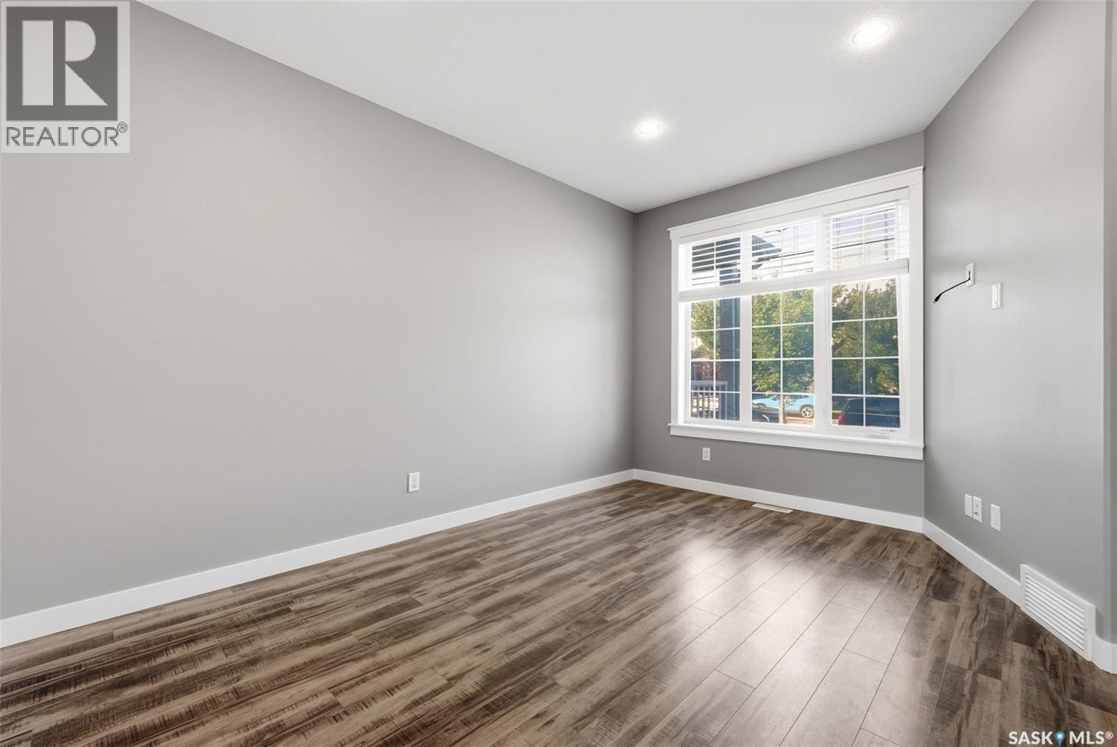 4309 James Hill Road, Regina, Saskatchewan  S4W 0L4 - Photo 3 - SK048236