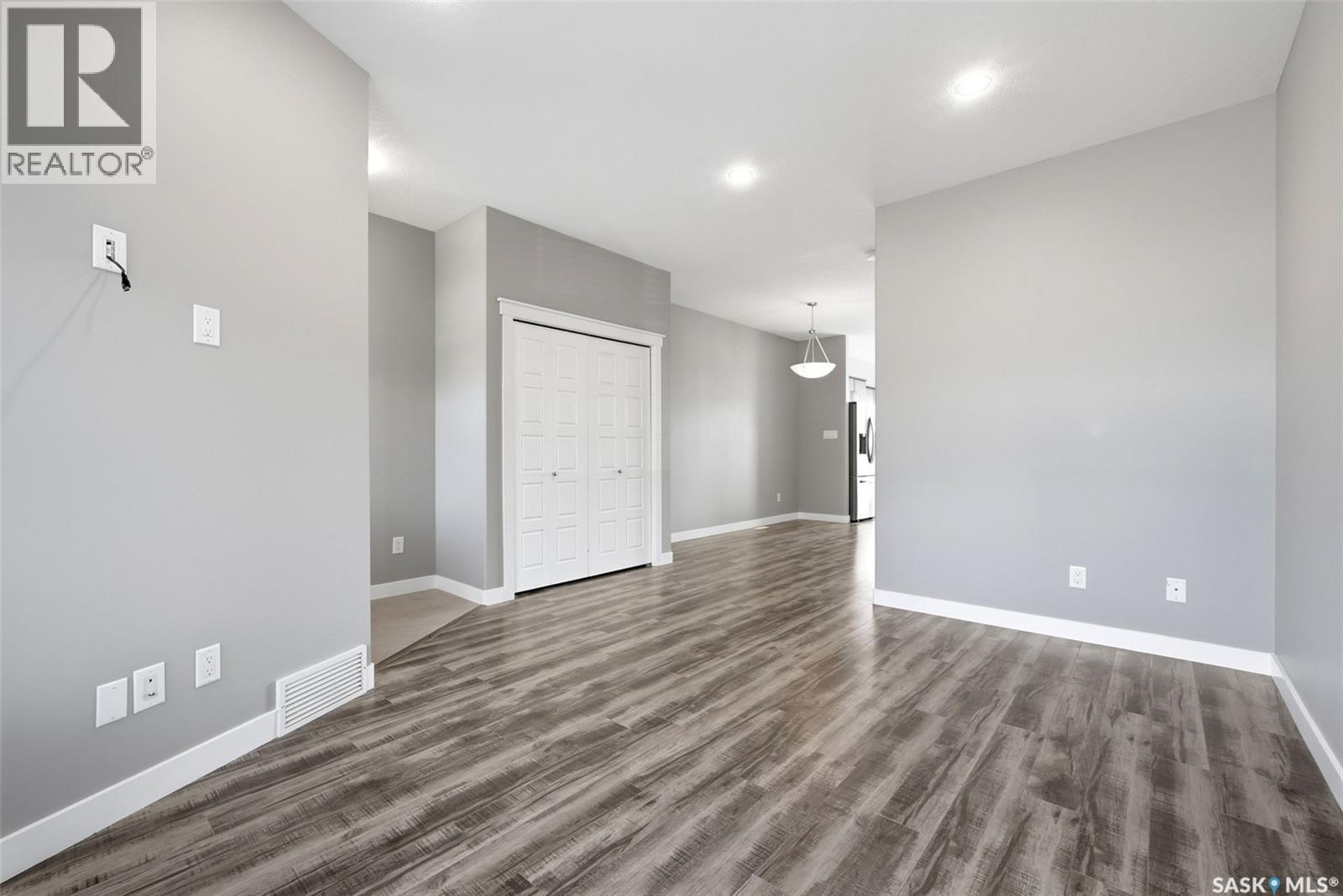 4309 James Hill Road, Regina, Saskatchewan  S4W 0L4 - Photo 5 - SK048236