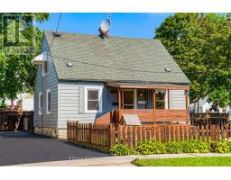 102 HEARST CIRCLE, Toronto, Ontario