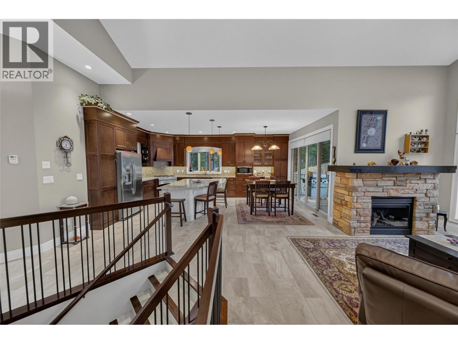 9370 Moyie Shores Estates Road, Moyie, British Columbia V0B 2A0 - Photo 6 - 10400337
