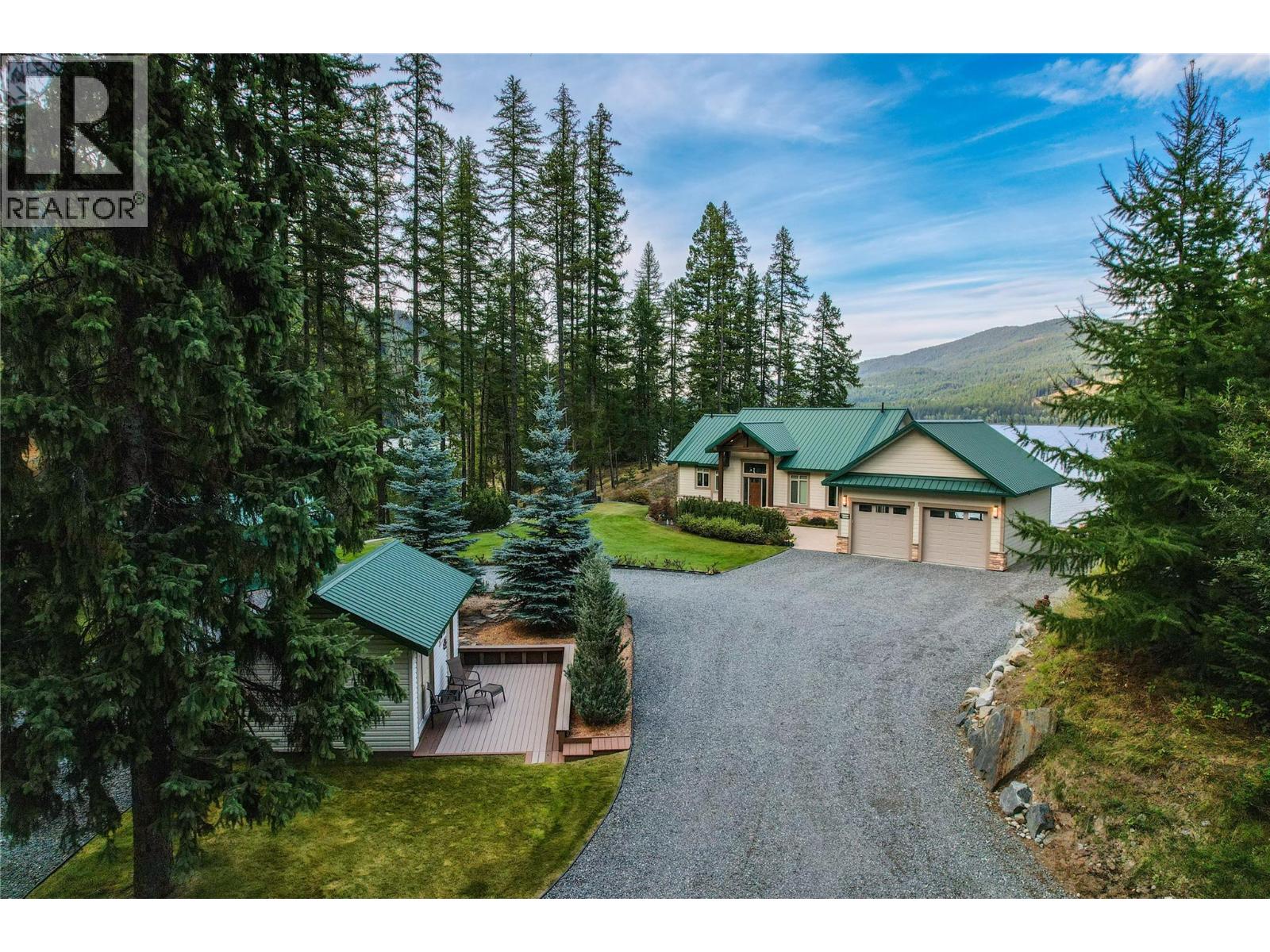 9370 Moyie Shores Estates Road, Moyie, British Columbia V0B 2A0 - Photo 2 - 10400337