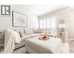 82 OVERLEA Drive, Kitchener, Ontario