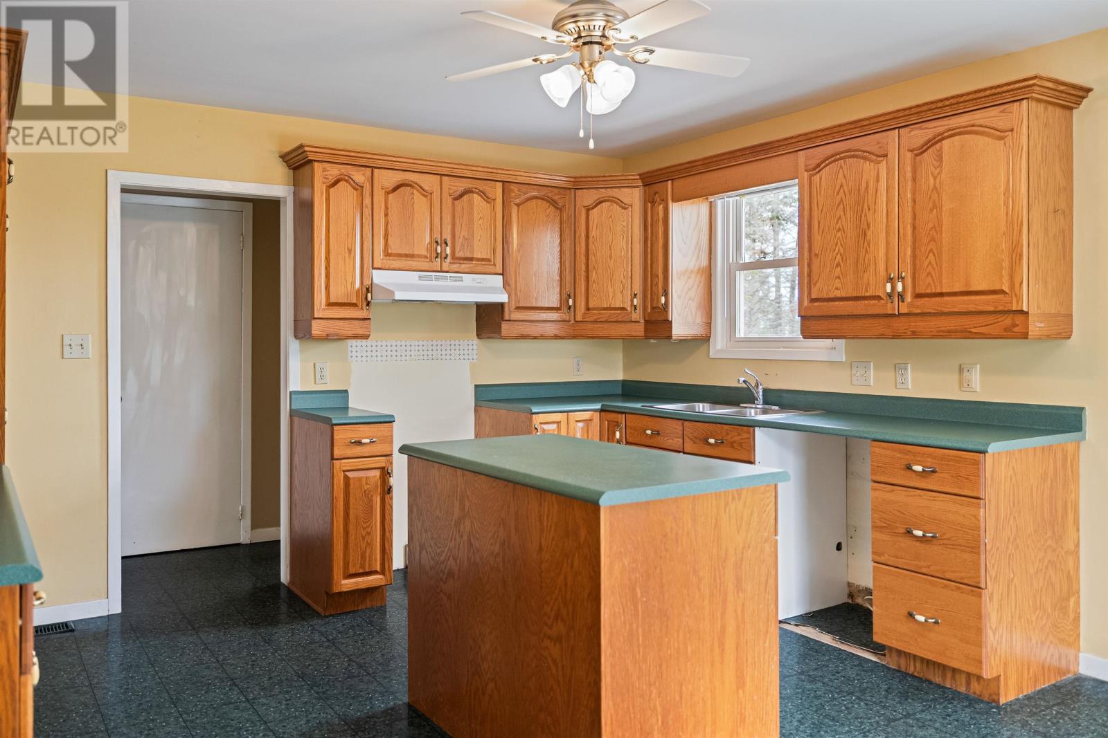 199 Mason Road, Stratford, Prince Edward Island  C1B 2G3 - Photo 10 - 202623047