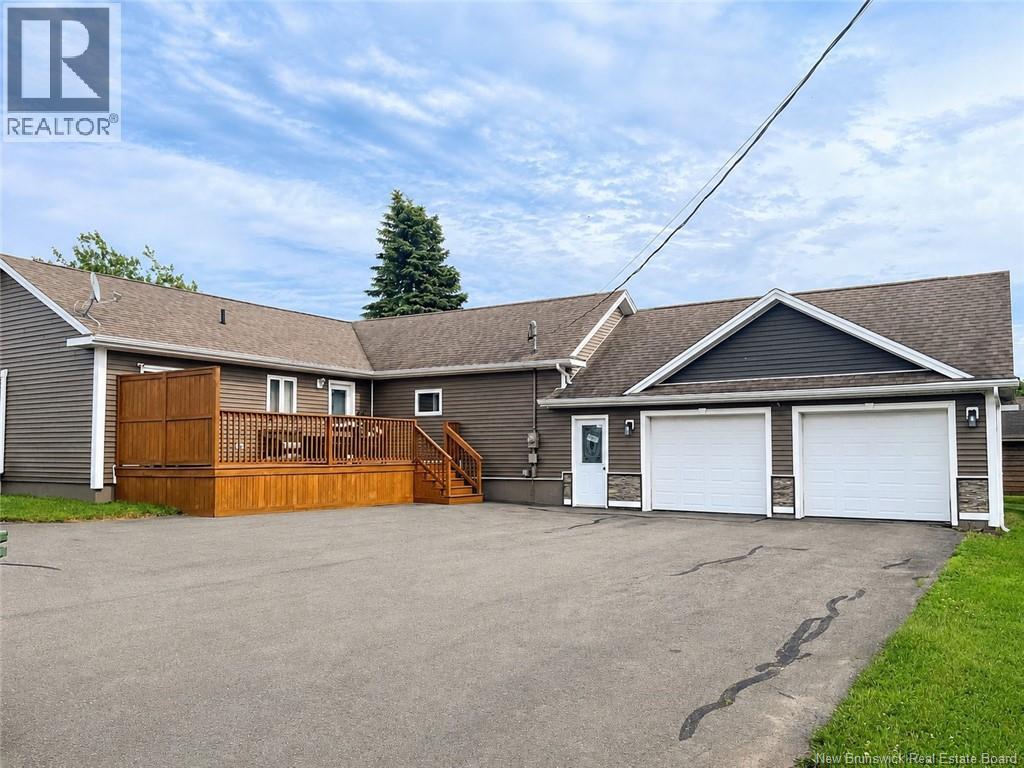 42 Rue Du Parc, Bouctouche, New Brunswick  E4S 3C5 - Photo 2 - NB140547