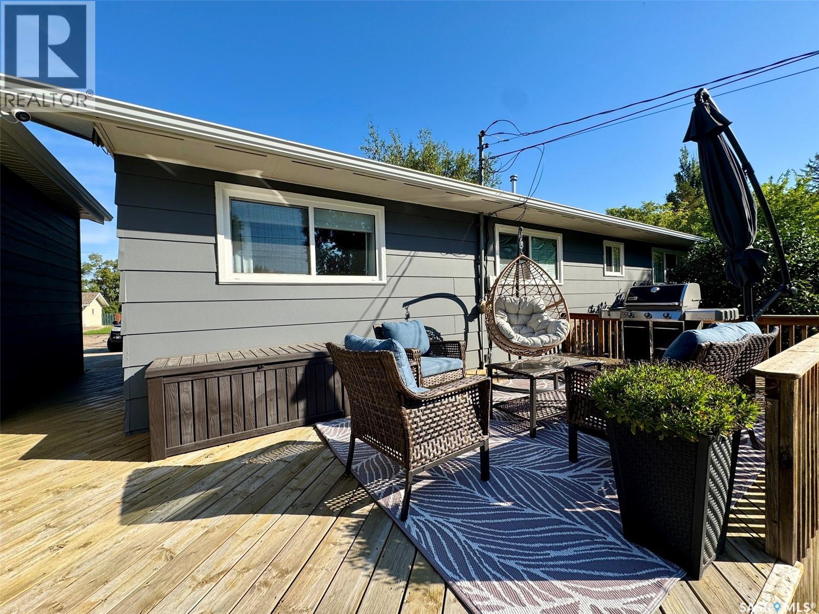 331 34th Street, Battleford, Saskatchewan  S0M 0E0 - Photo 2 - SK048228