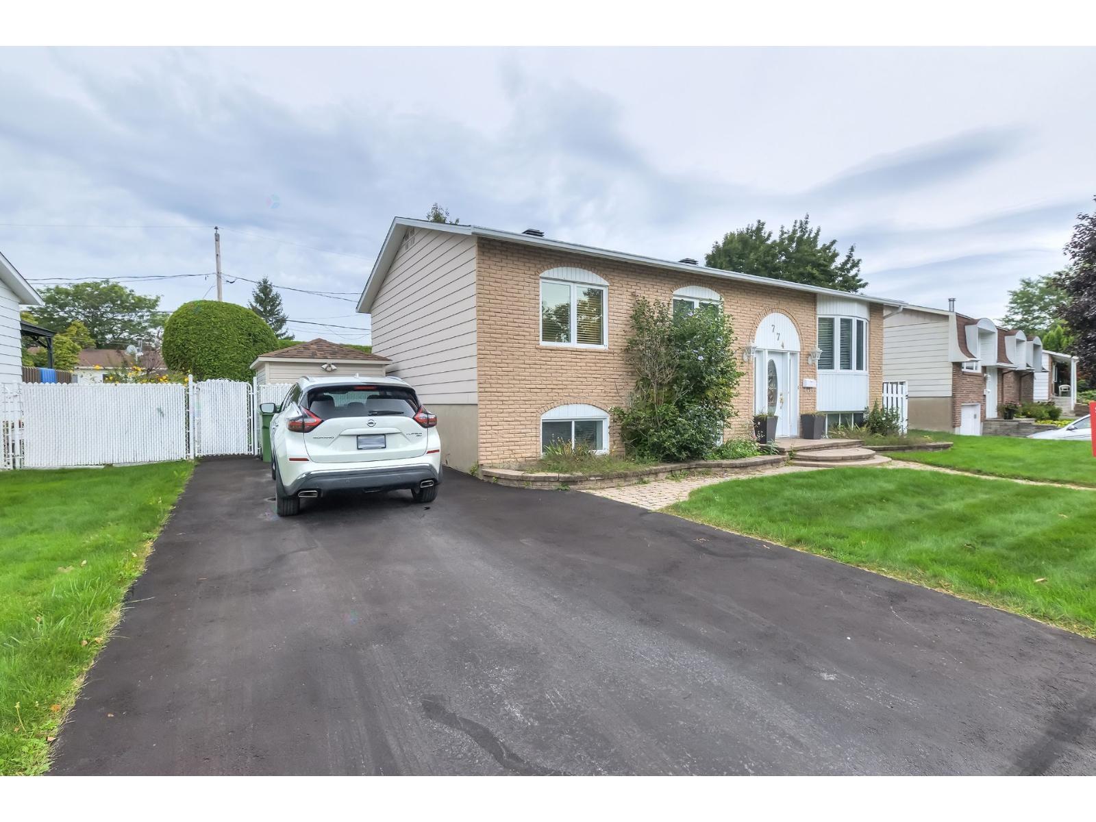 774 Rue Antle Longueuil (Greenfield Park) Quebec Canada J4V3G7 3