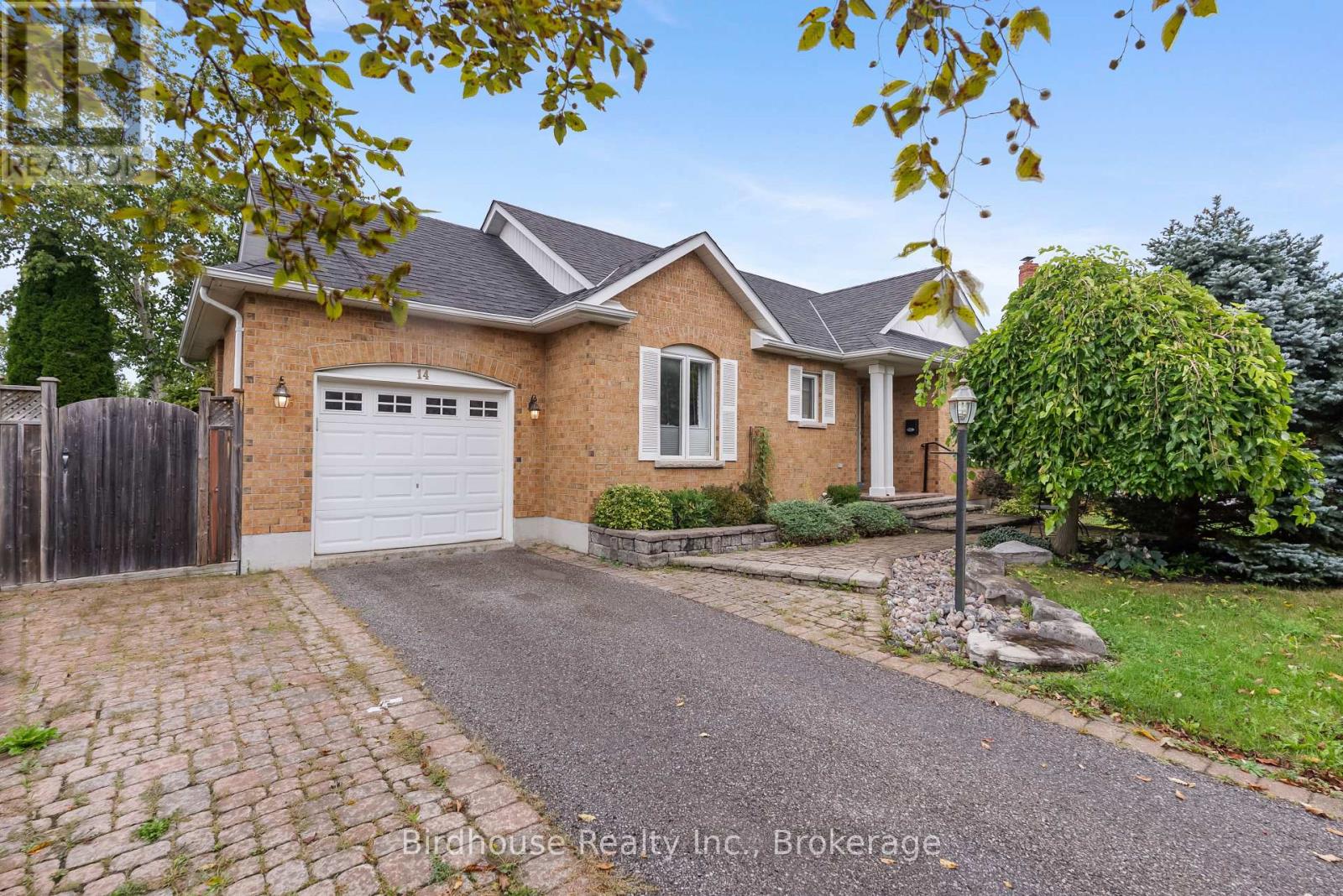 14 Langton Place, Kawartha Lakes, Ontario  K9V 6G9 - Photo 1 - X13772884