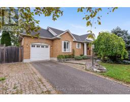 14 LANGTON PLACE, Kawartha Lakes, Ontario