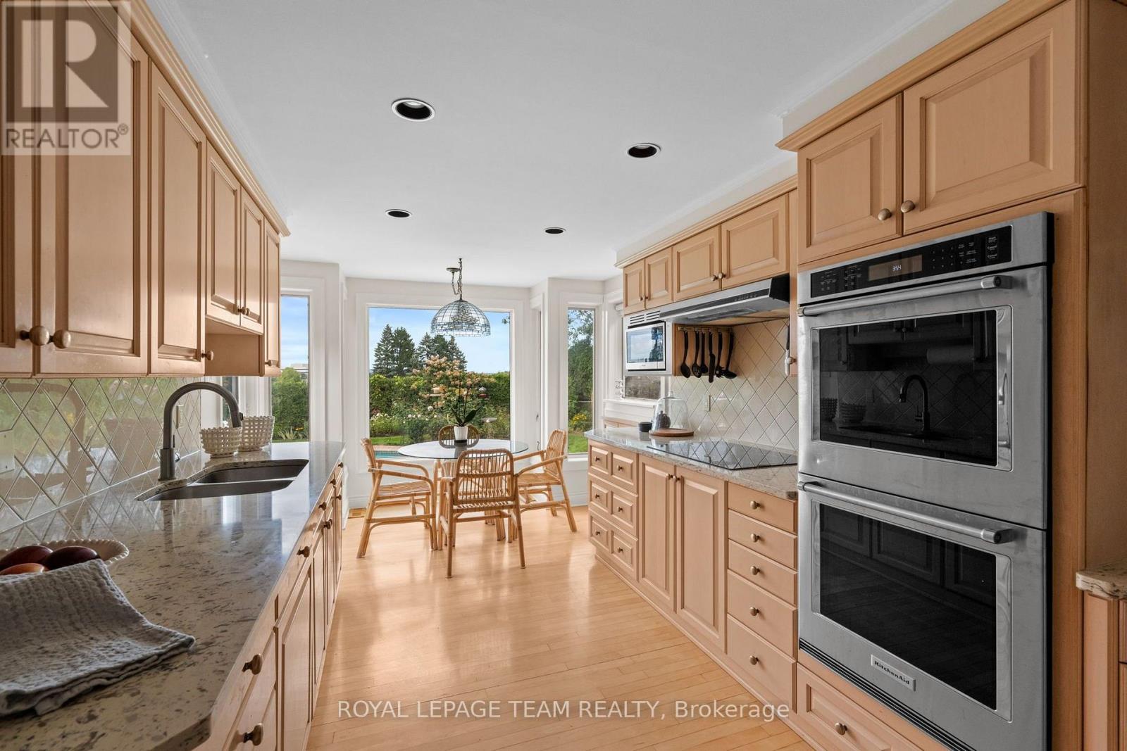 14 Lismer Crescent, Ottawa, Ontario  K2K 1A2 - Photo 4 - X13773174