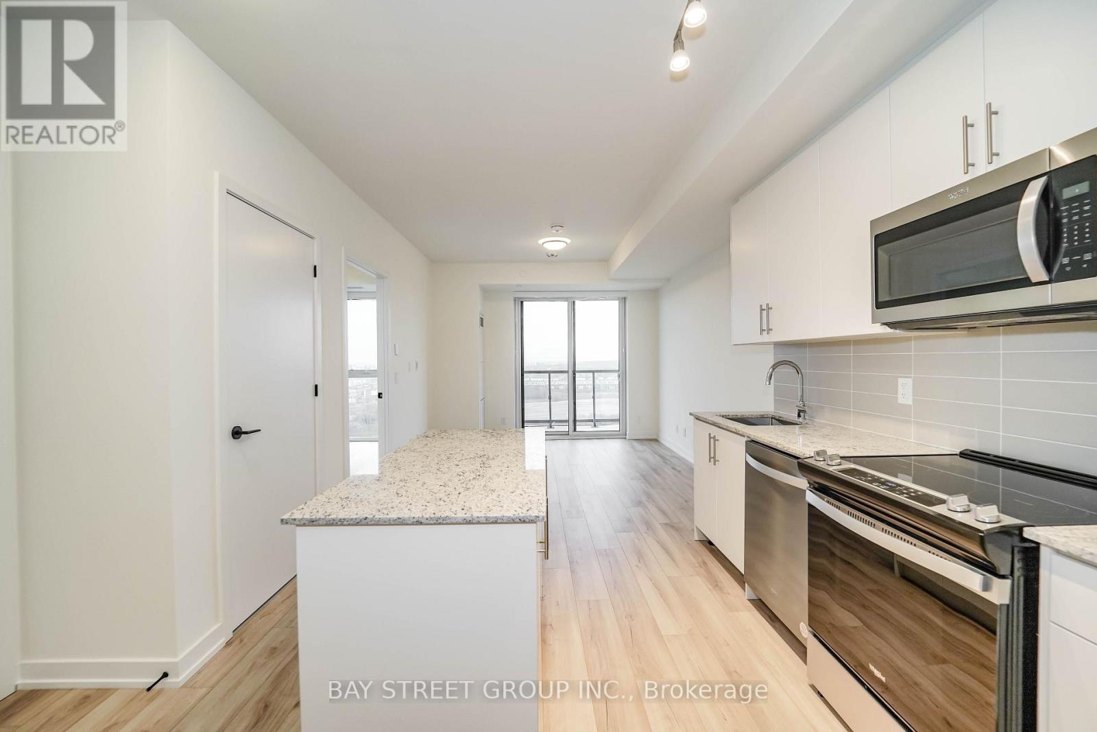 1305 - 345 Wheat Boom Drive, Oakville, Ontario  L6H 7X4 - Photo 7 - W13734828