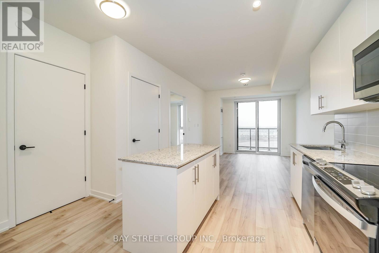 1305 - 345 Wheat Boom Drive, Oakville, Ontario  L6H 7X4 - Photo 8 - W13734828