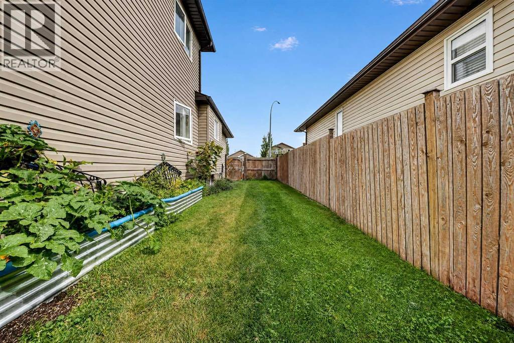 1976 Parkside Close photo 39