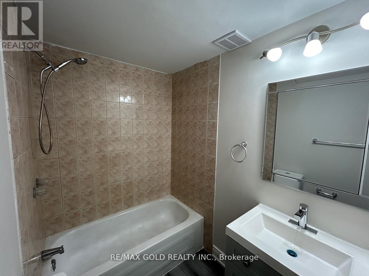 Bsmt - 1028 Fernandez Drive, Mississauga, Ontario  L5V 1W9 - Photo 5 - W13772982