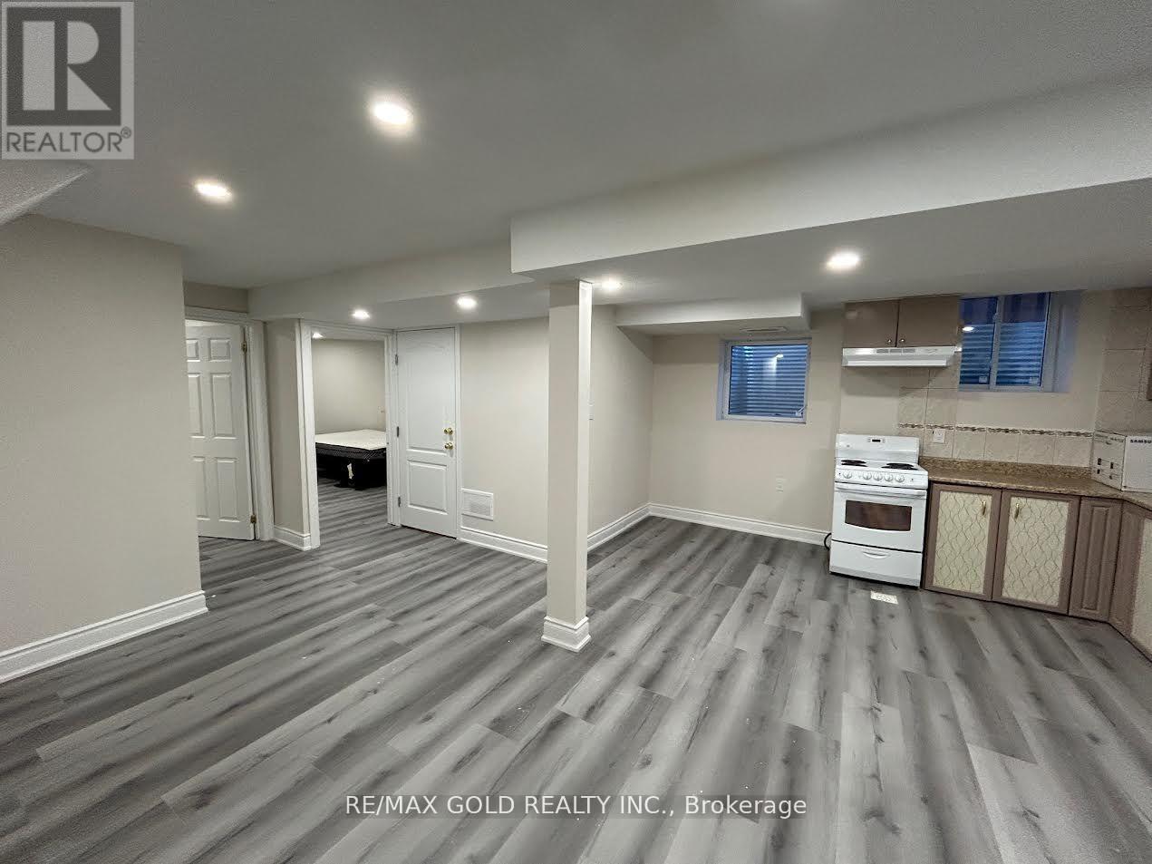 Bsmt - 1028 Fernandez Drive, Mississauga, Ontario  L5V 1W9 - Photo 8 - W13772982