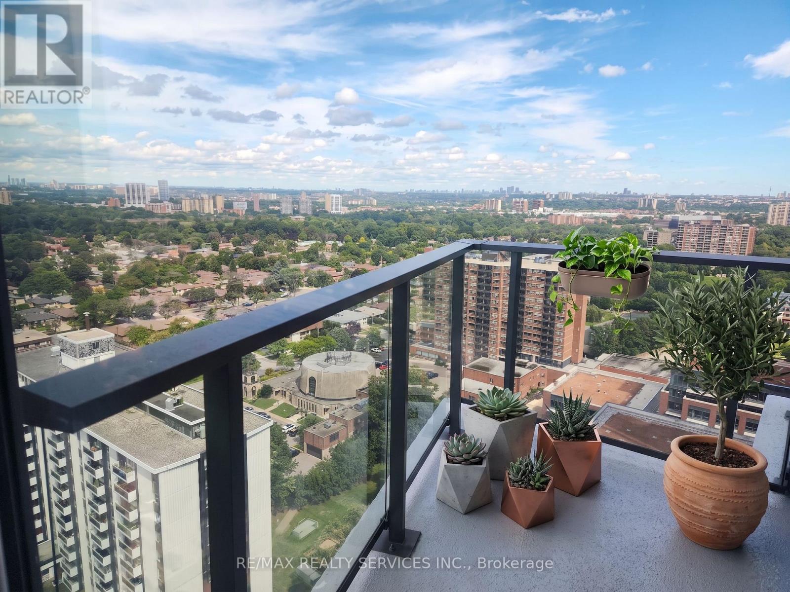 2204 - 4010 Eglinton Avenue W, Toronto, Ontario  M9A 0G5 - Photo 11 - W13773048