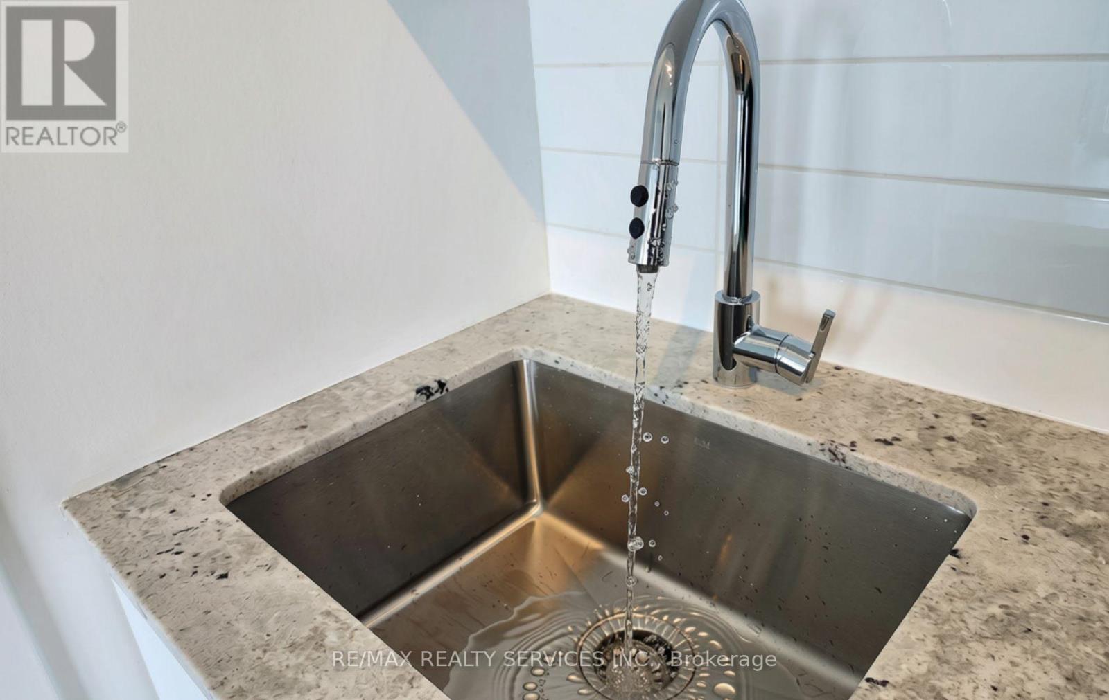 2204 - 4010 Eglinton Avenue W, Toronto, Ontario  M9A 0G5 - Photo 6 - W13773048