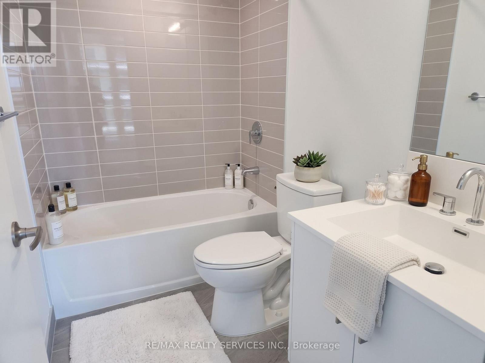 2204 - 4010 Eglinton Avenue W, Toronto, Ontario  M9A 0G5 - Photo 8 - W13773048