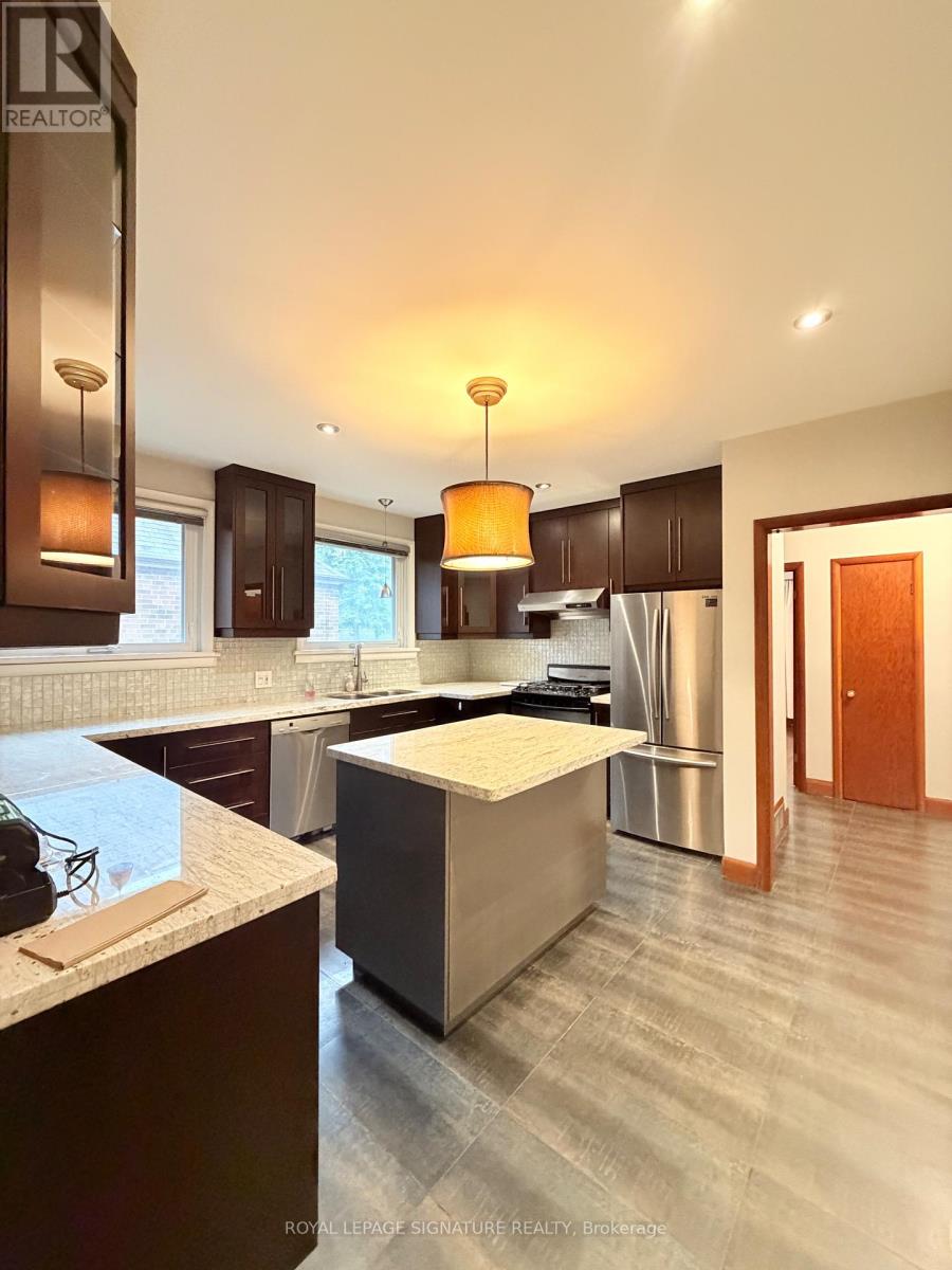 Main - 36 Royalavon Crescent, Toronto, Ontario  M9A 2E8 - Photo 13 - W13772712
