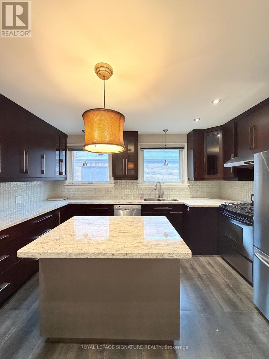 Main - 36 Royalavon Crescent, Toronto, Ontario  M9A 2E8 - Photo 15 - W13772712