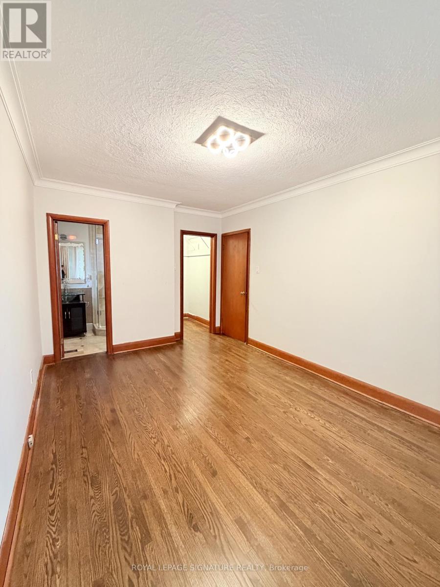 Main - 36 Royalavon Crescent, Toronto, Ontario  M9A 2E8 - Photo 25 - W13772712