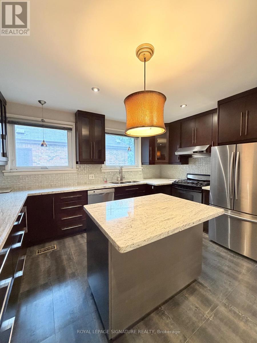 Main - 36 Royalavon Crescent, Toronto, Ontario  M9A 2E8 - Photo 14 - W13772712