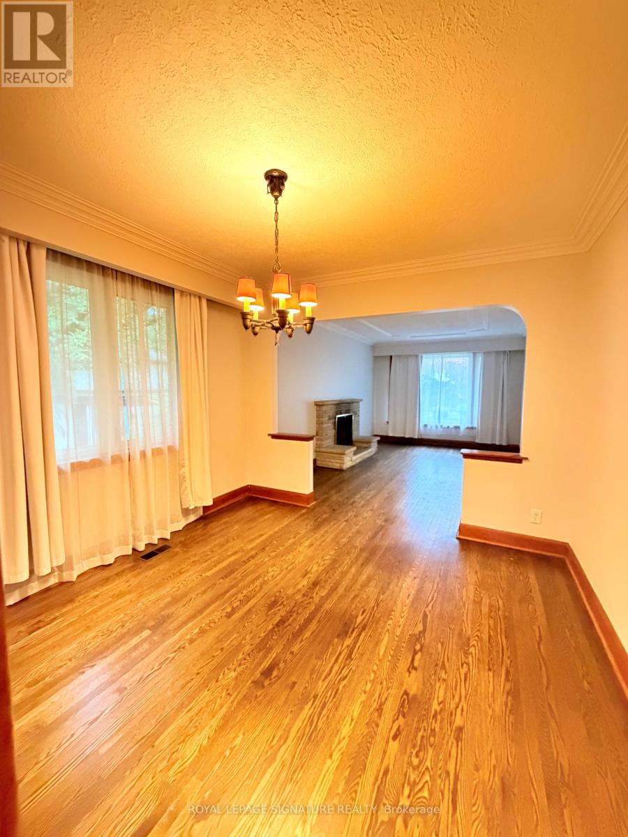 Main - 36 Royalavon Crescent, Toronto, Ontario  M9A 2E8 - Photo 11 - W13772712