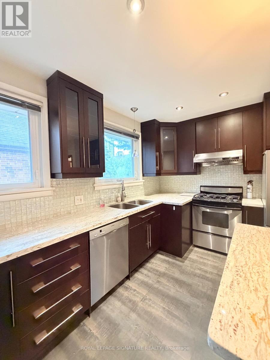 Main - 36 Royalavon Crescent, Toronto, Ontario  M9A 2E8 - Photo 16 - W13772712