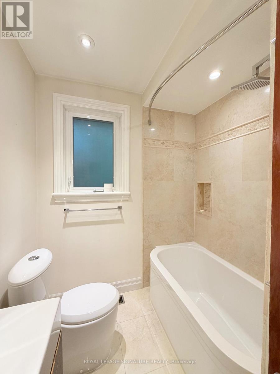 Main - 36 Royalavon Crescent, Toronto, Ontario  M9A 2E8 - Photo 20 - W13772712