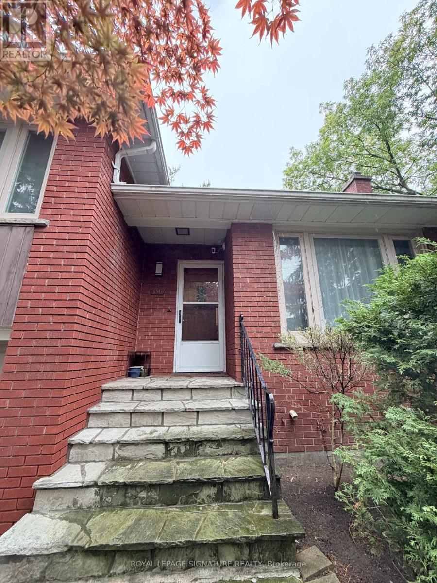 Main - 36 Royalavon Crescent, Toronto, Ontario  M9A 2E8 - Photo 3 - W13772712