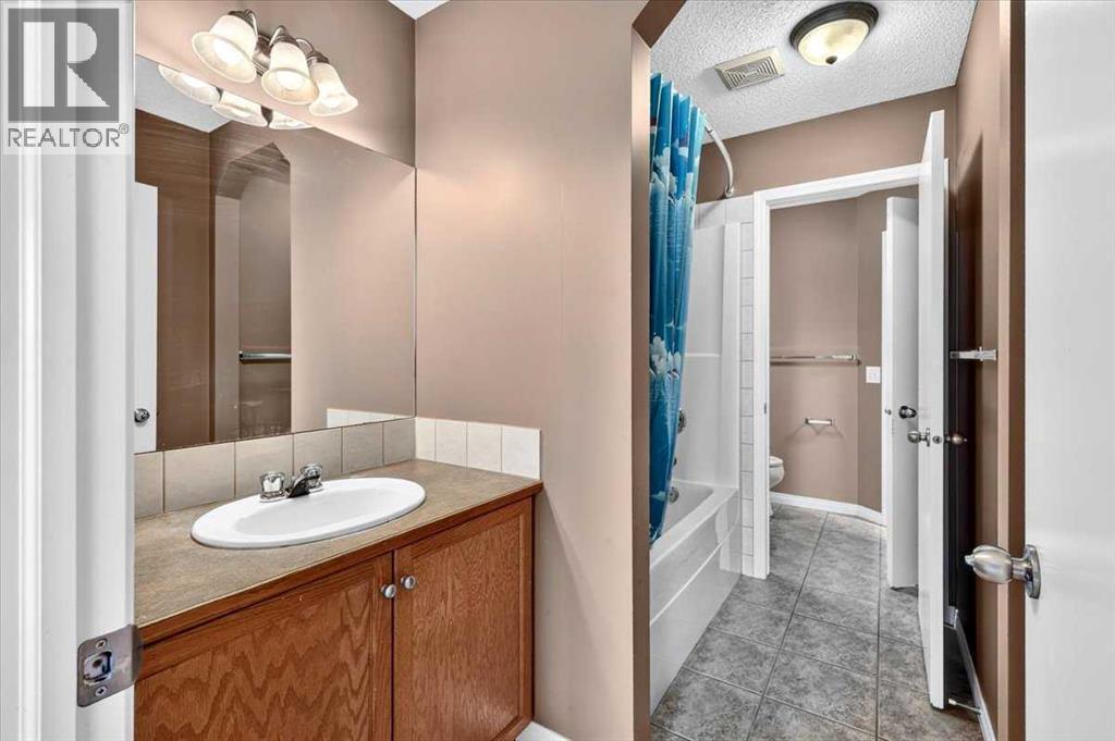 342 Prestwick Circle SE, Calgary, Alberta  T2Z 4P4 - Photo 14 - A2342984