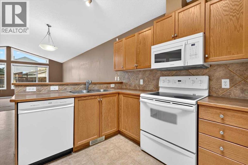 342 Prestwick Circle SE, Calgary, Alberta  T2Z 4P4 - Photo 6 - A2342984