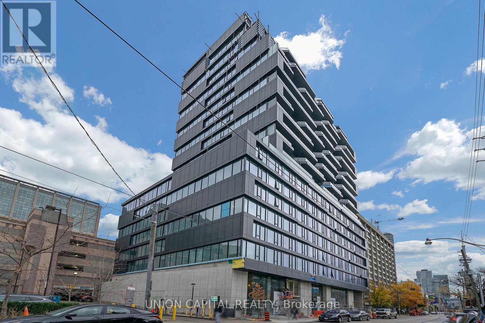 1111 - 195 MCCAUL STREET